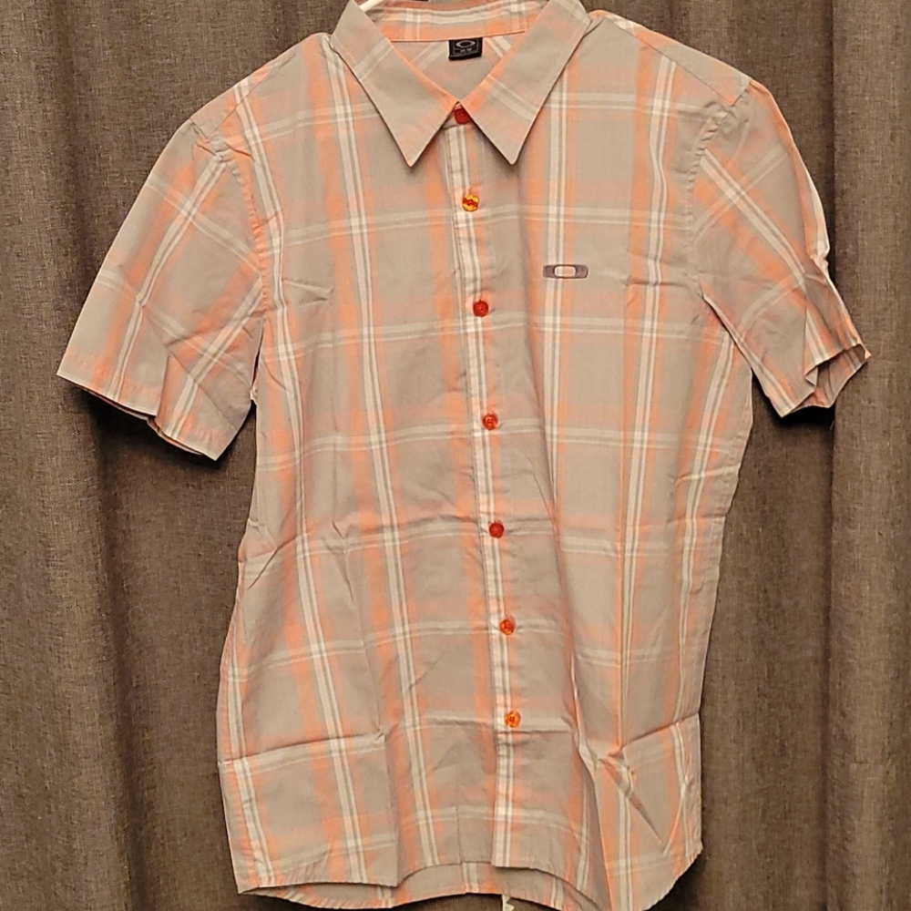 Oakley Men's Medium button up short sleeve